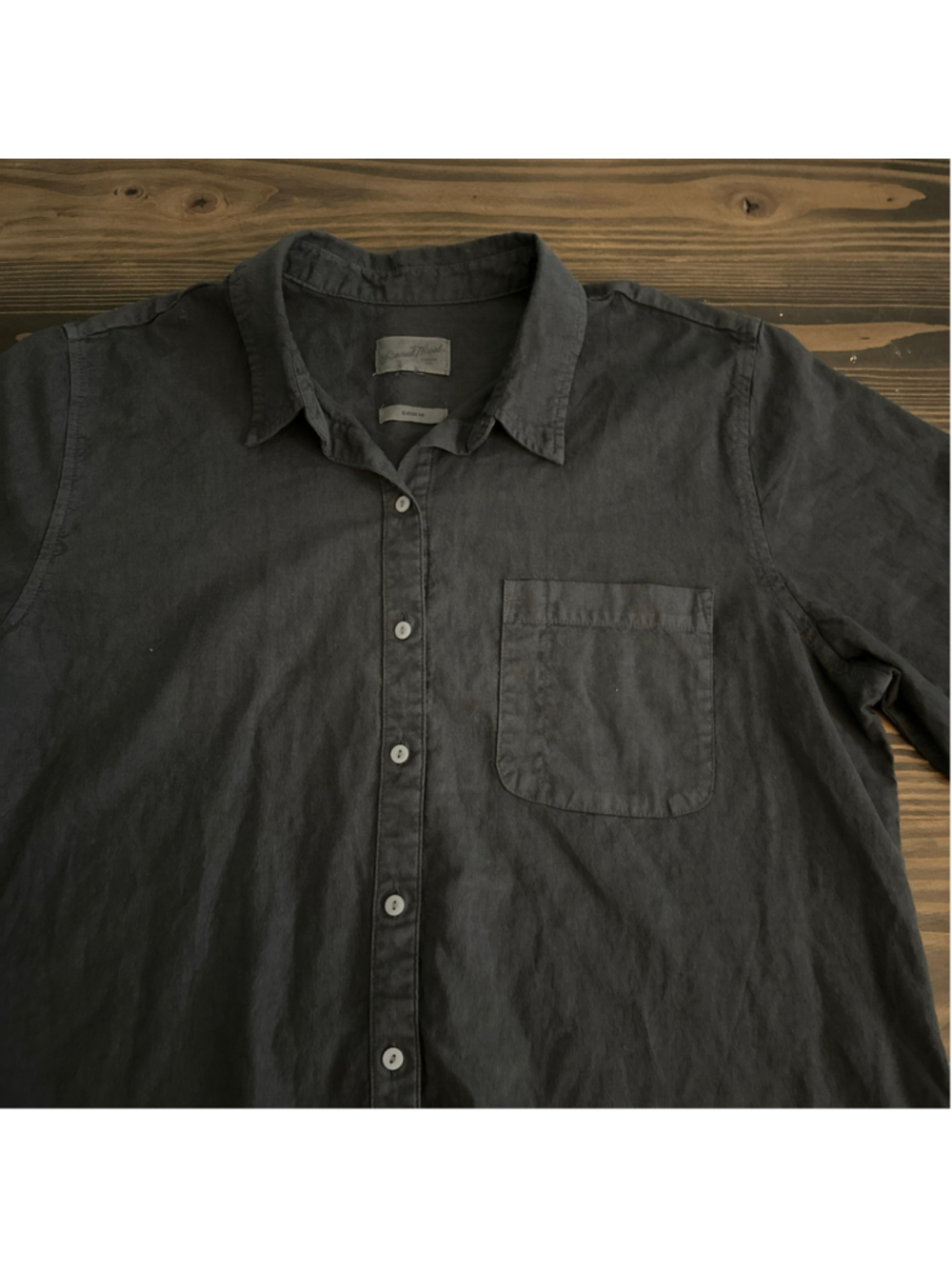 Universal Thread Women's M Black Button Down Shirt Long Sleeve Curved Hem